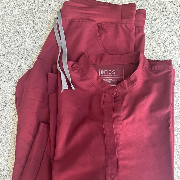 Figs Scrub Set, Burgundy, Large Rafaela, Large petite Kade cargo pants - Picture 1 of 2